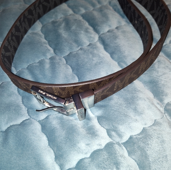 Michael kors belt - Picture 3 of 3